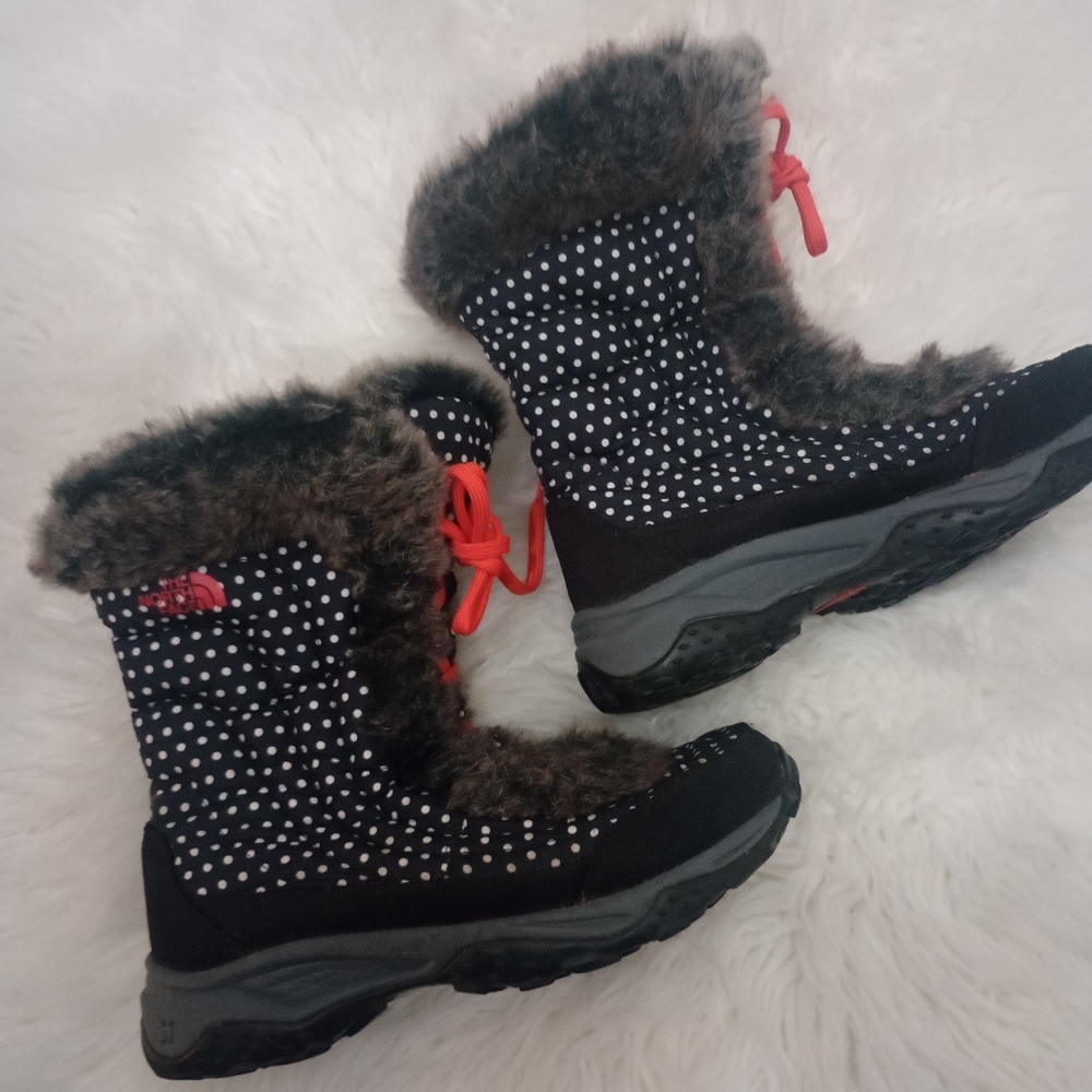 The North face polka dot girls boots .
